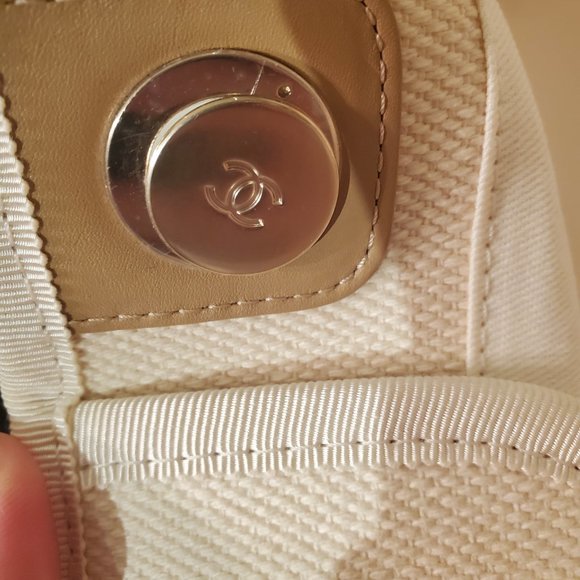 Chanel Deauville Tote - Picture 17 of 17